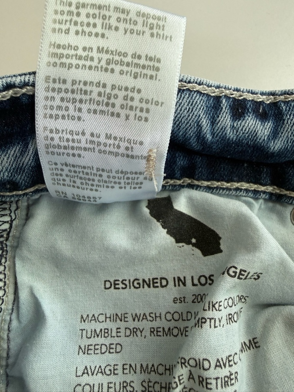 AG Jeans Mari Mid Rise Straight Crop Size 26 Medium Wash - Picture 9 of 13